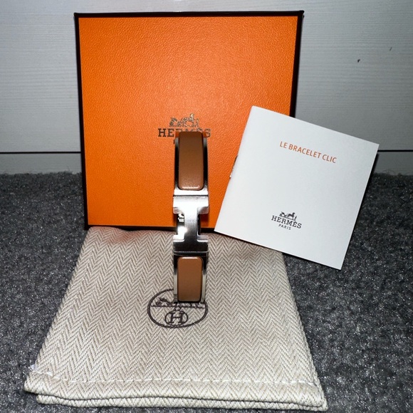 Men’s Hermes Clic HH Bracelet - Size T5 - Gold Mat - NWT - Picture 3 of 7